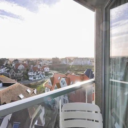 Zonnige Pied A Terre In Duinbergen *