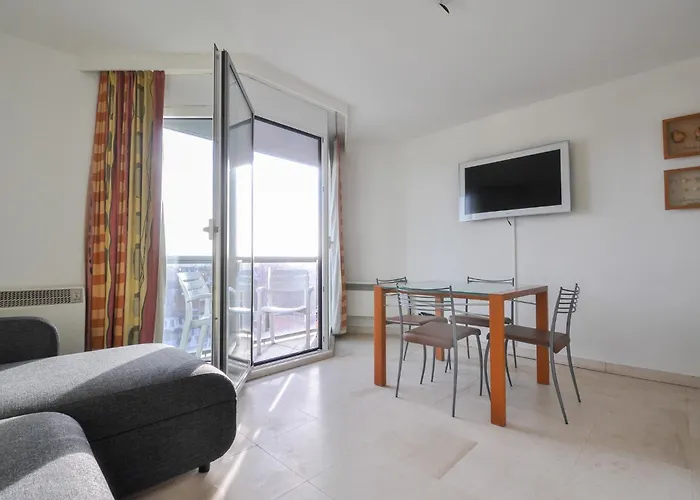 Zonnige Pied A Terre In Duinbergen *