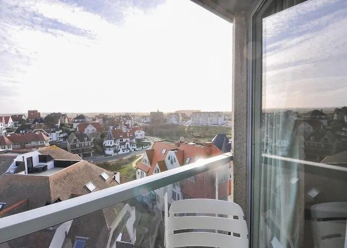 Zonnige Pied A Terre In Duinbergen *